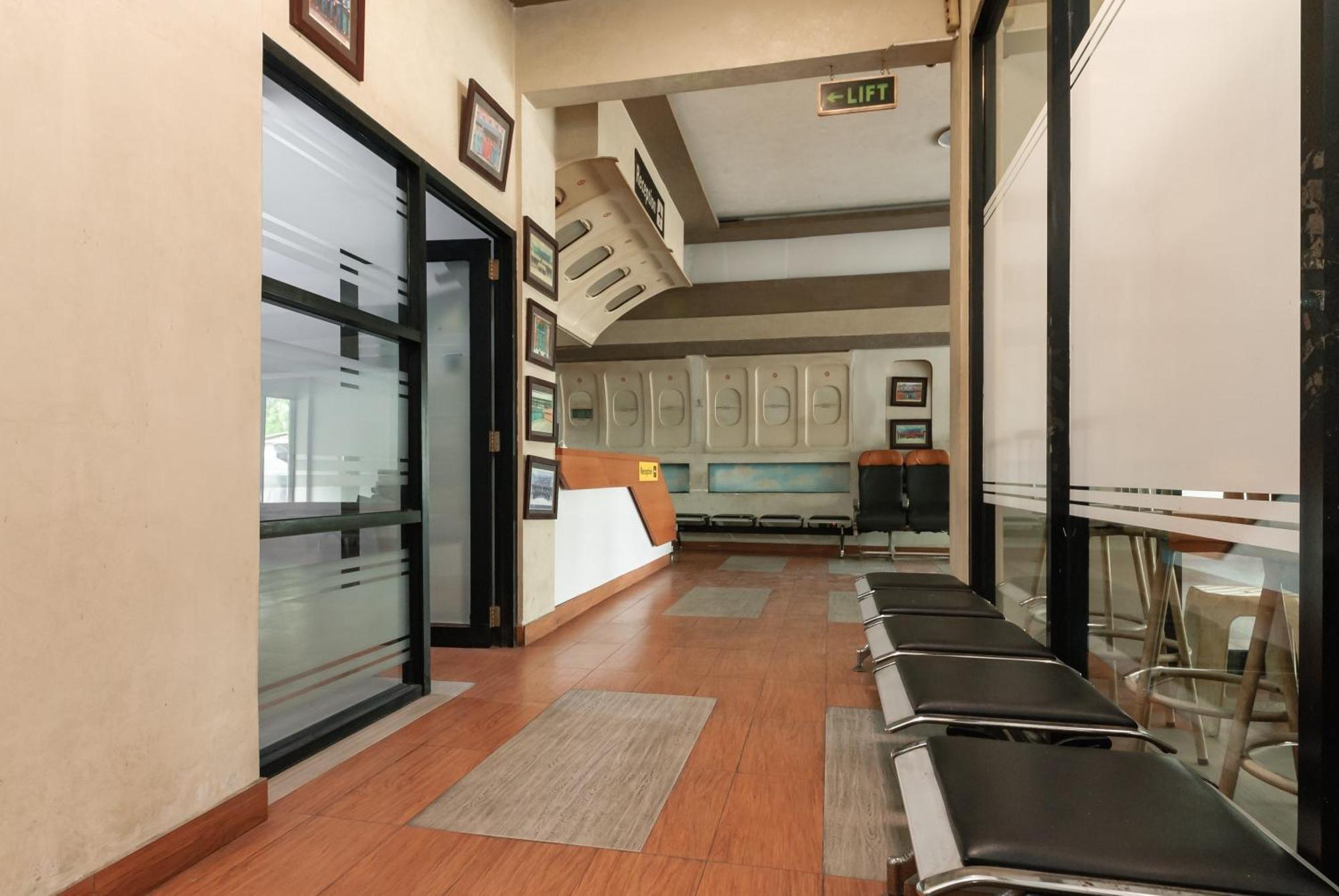 Hotel Reddoorz Near Mandaya Royal Hospital Puri Tangerang Exteriér fotografie