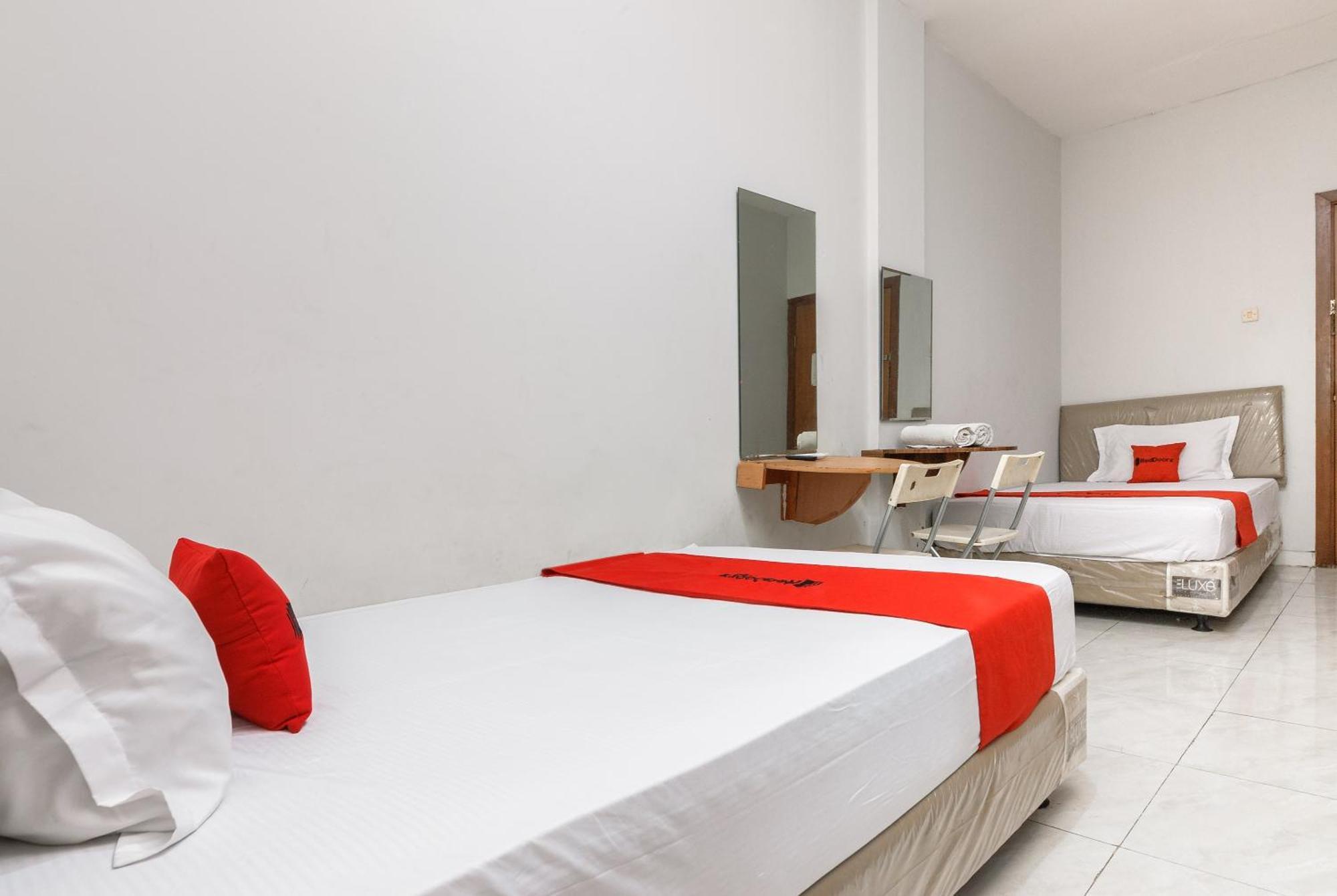 Hotel Reddoorz Near Mandaya Royal Hospital Puri Tangerang Exteriér fotografie
