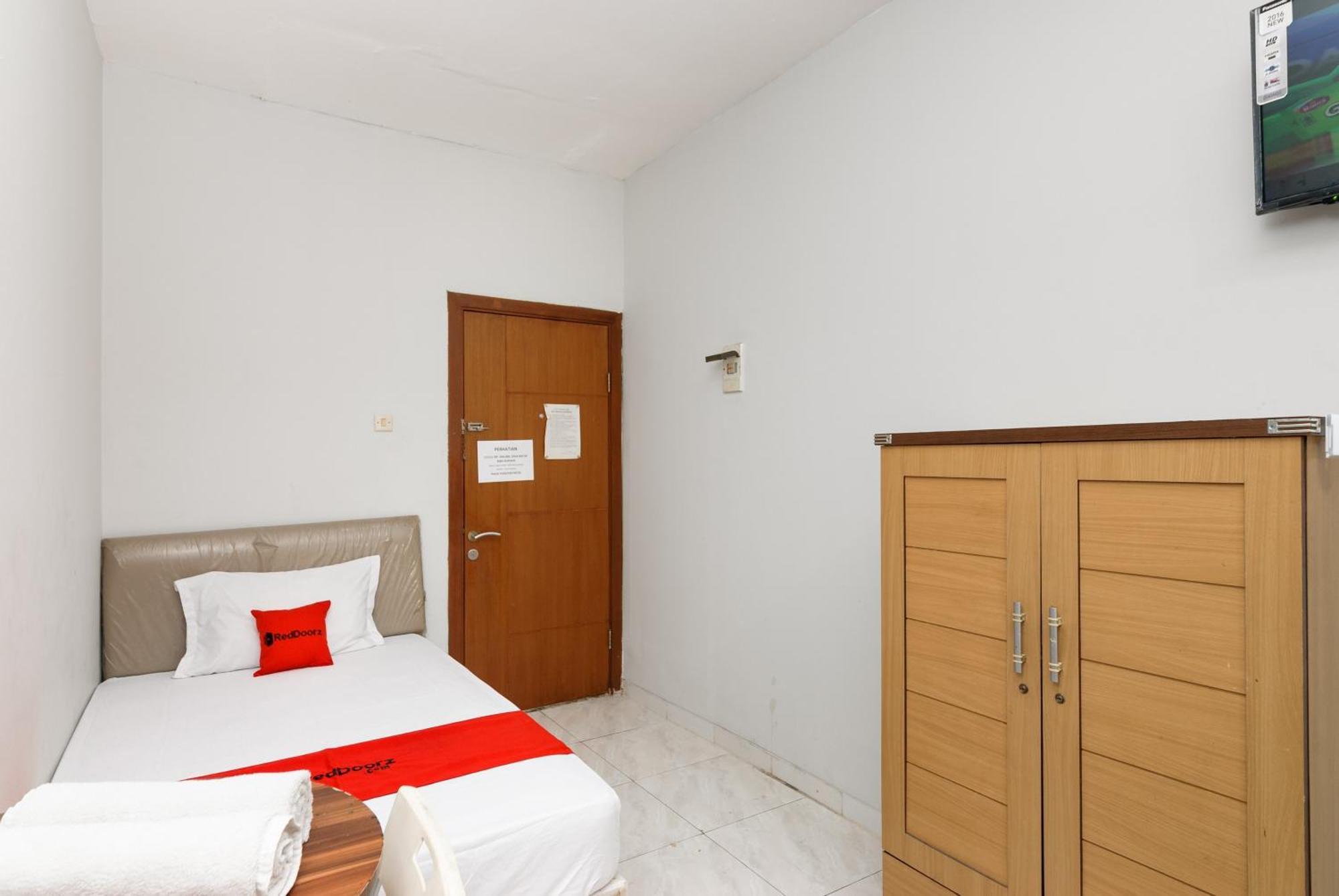 Hotel Reddoorz Near Mandaya Royal Hospital Puri Tangerang Exteriér fotografie