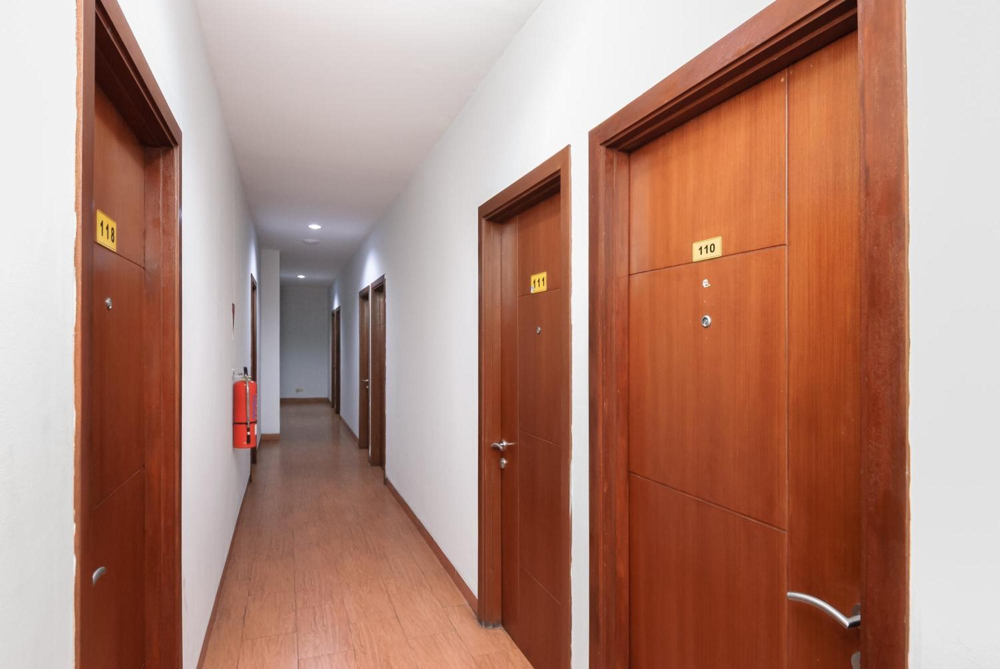 Hotel Reddoorz Near Mandaya Royal Hospital Puri Tangerang Exteriér fotografie