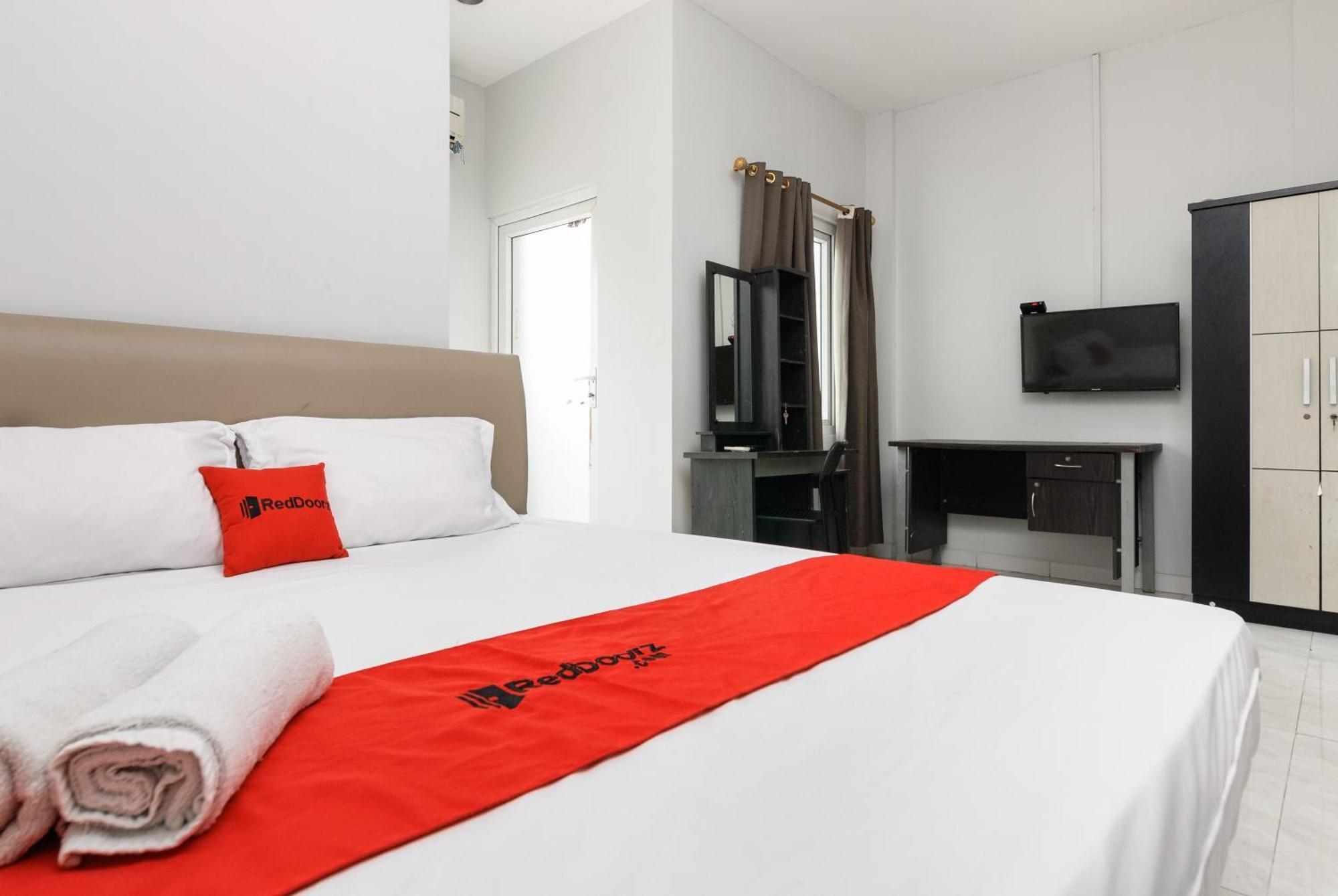 Hotel Reddoorz Near Mandaya Royal Hospital Puri Tangerang Exteriér fotografie