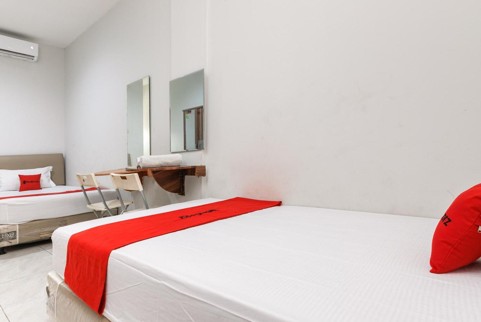 Hotel Reddoorz Near Mandaya Royal Hospital Puri Tangerang Exteriér fotografie