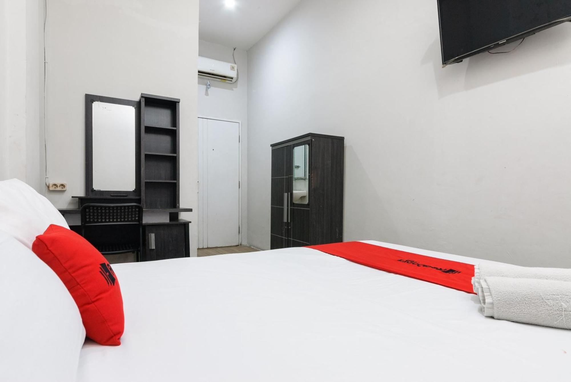 Hotel Reddoorz Near Mandaya Royal Hospital Puri Tangerang Exteriér fotografie