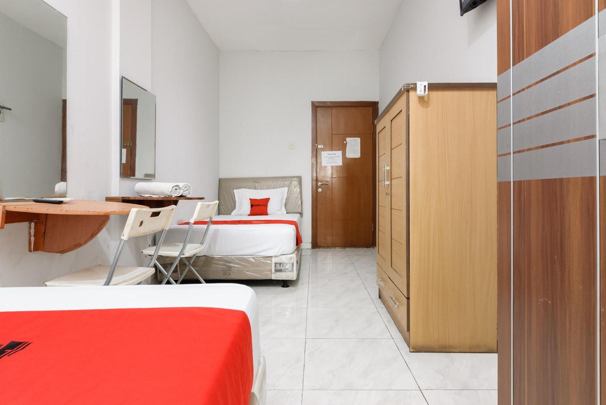 Hotel Reddoorz Near Mandaya Royal Hospital Puri Tangerang Exteriér fotografie