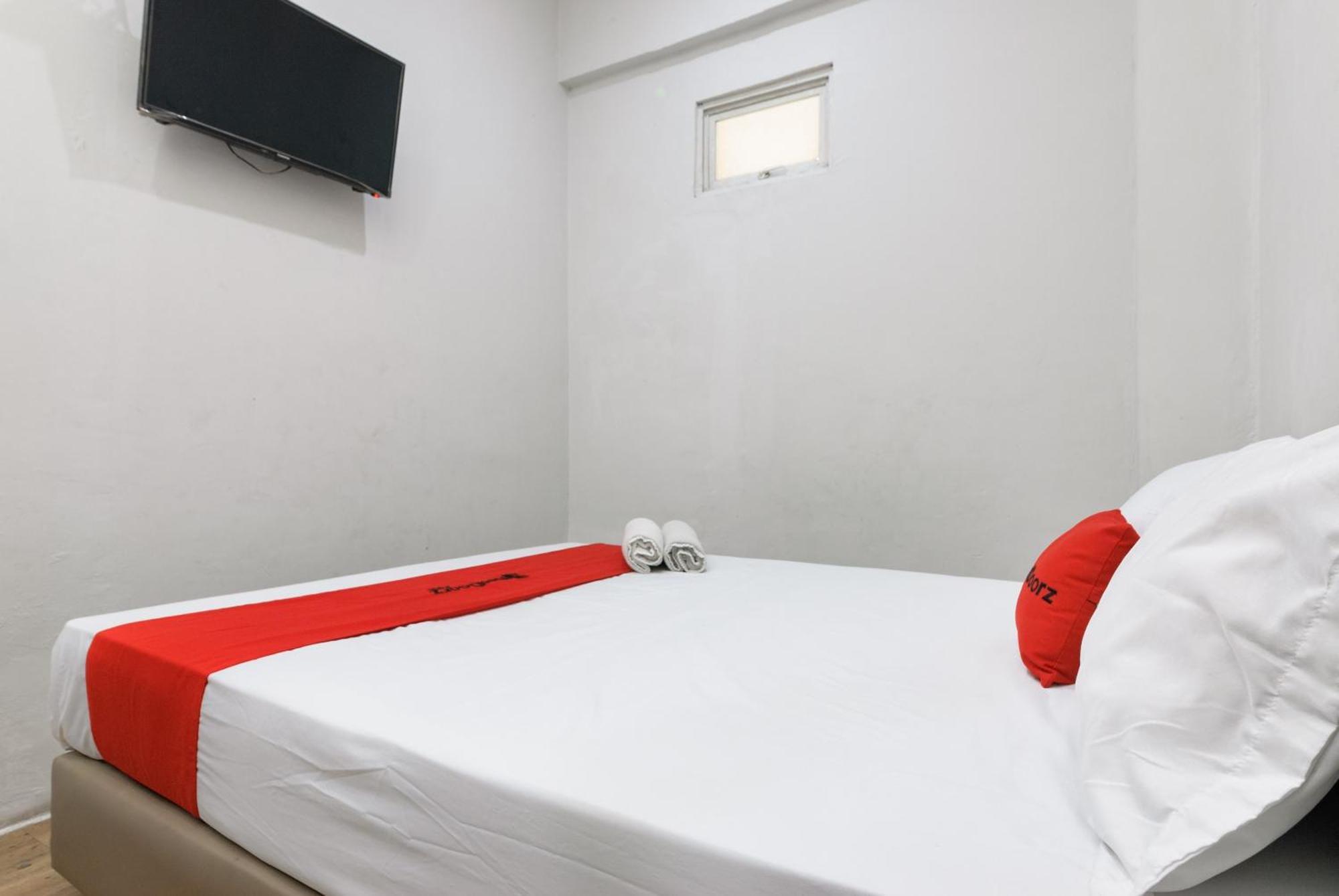 Hotel Reddoorz Near Mandaya Royal Hospital Puri Tangerang Exteriér fotografie