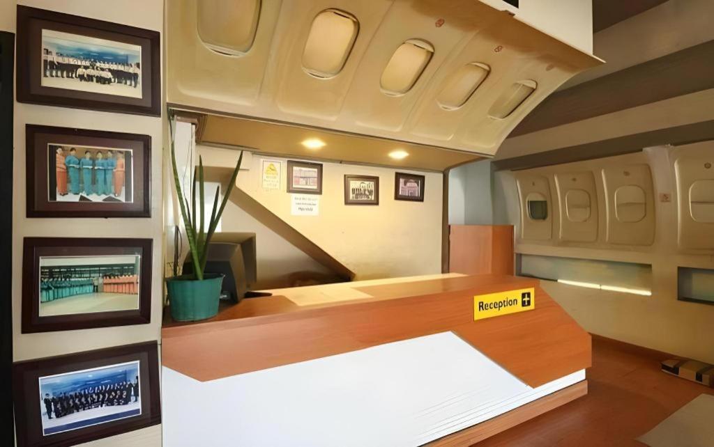 Hotel Reddoorz Near Mandaya Royal Hospital Puri Tangerang Exteriér fotografie